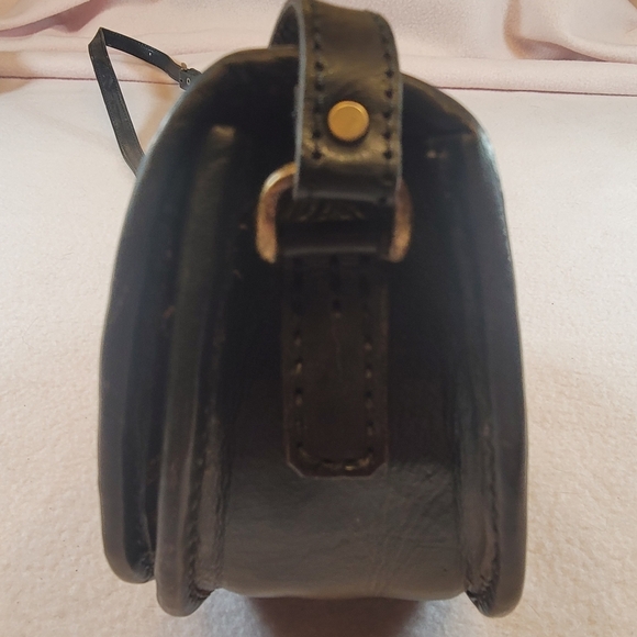 0777. The Finest ITALIAN Leather ~ Woven ~ Crossbody ~ Purse ~ TRENDY & CHIC - Picture 8 of 13